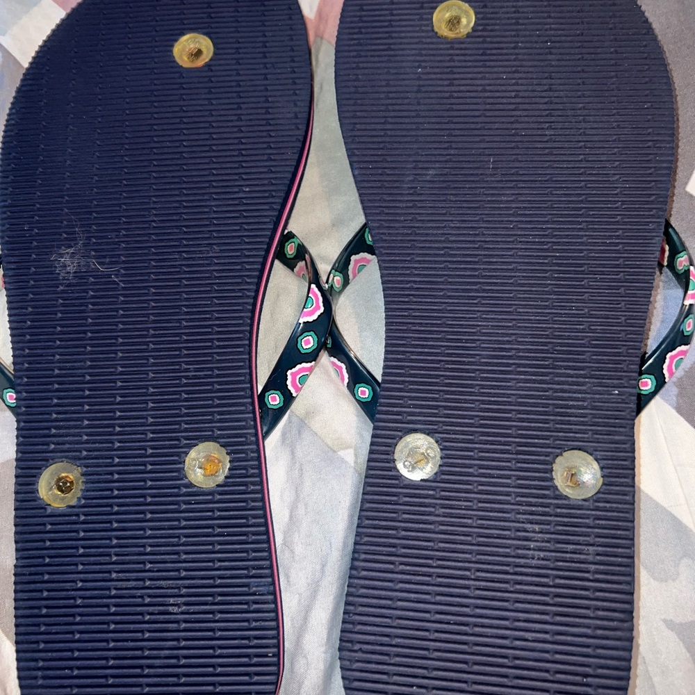 Vera Bradley Flip Flops - Picture 4 of 4